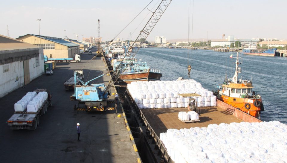 افزایش ۹۸ درصدی جابه‌جایی کانتینرهای یخچالی در بندر شهید باهنر