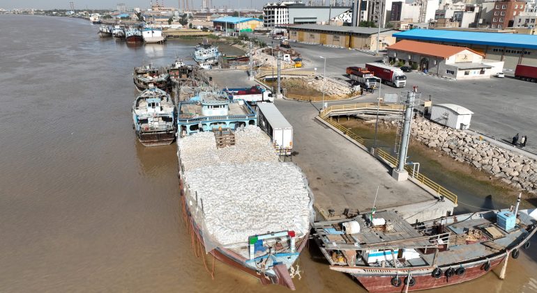 خدمات حمل و نقل دریایی کالاهای فله ای شرکت آرتین بنادر اروند