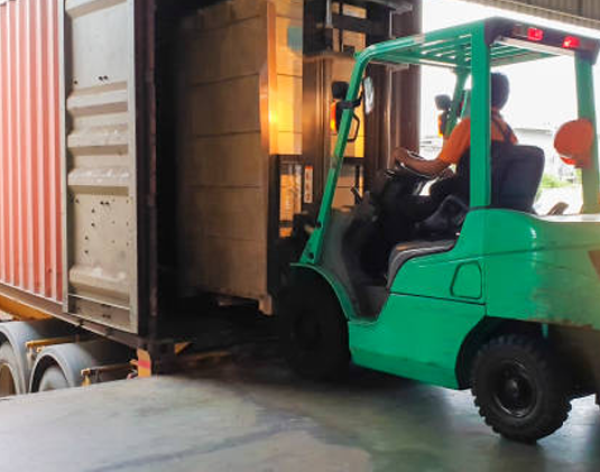 خدمات تخلیه کالا شرکت آرتین بنادر اروند