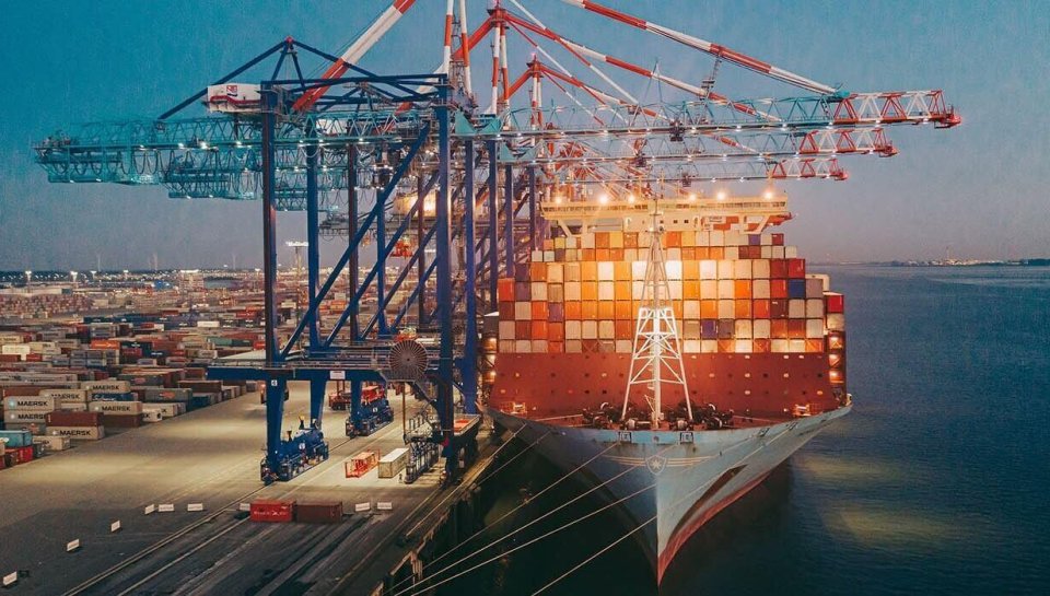 کشتی های کانتینر بر