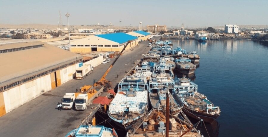 باهنر افزایش 47 درصدی تخلیه و بارگیری در بنادر شهید باهنر و شرق هرمزگان