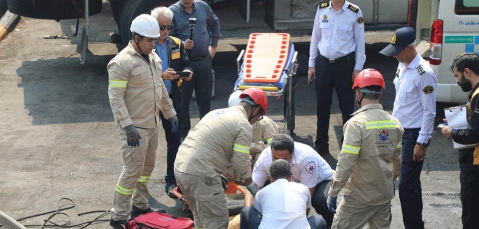 مانور مانور